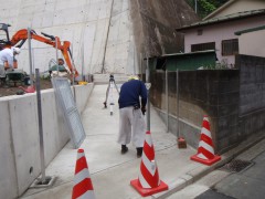 横浜市内門扉フェンス新設工事‐作業風景1