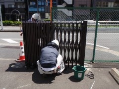 横浜市内駐車場アコーディオンフェンス修繕工事