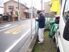 横浜市内駐車場フェンス設置工事-作業風景