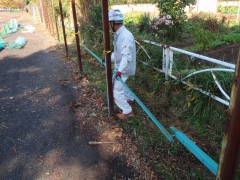 川崎市内公園内フェンス修繕工事-作業風景